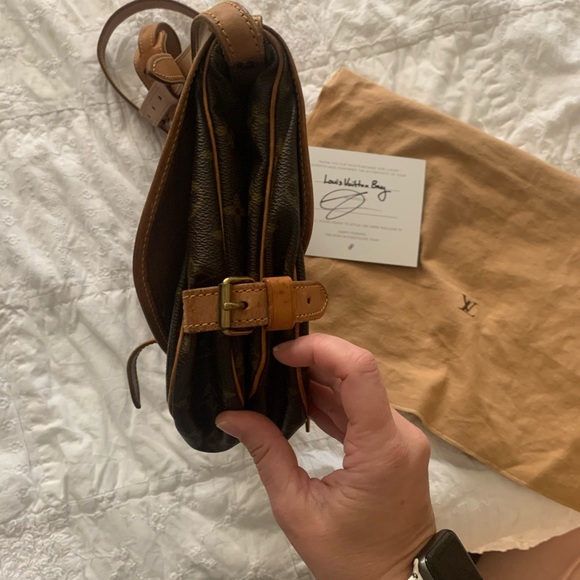 AUTHENTIC Louis Vuitton Saumur - Picture 4 of 16
